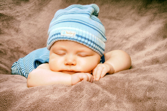 RonnieSleepingonHandsAEP